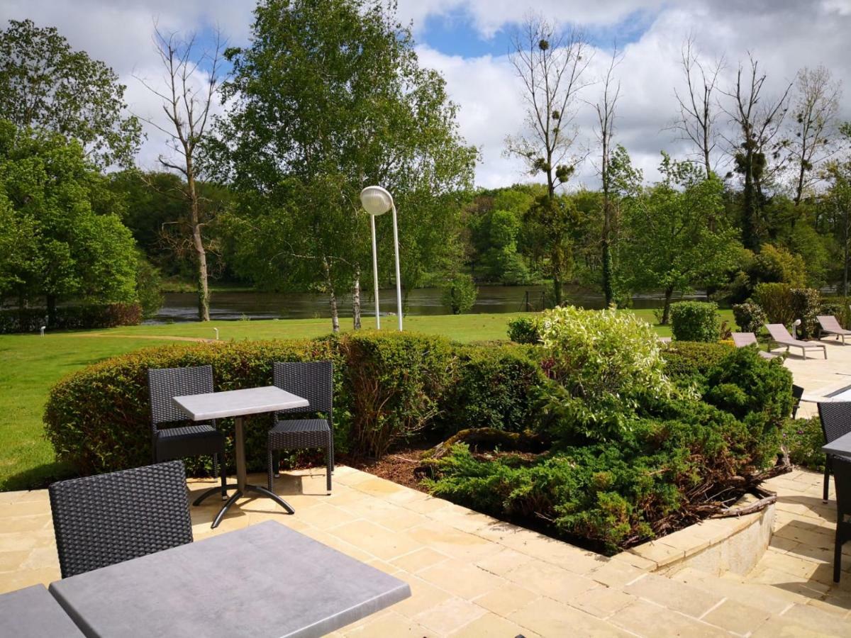 Logis Hotel Val De Vienne Le Vigeant Esterno foto