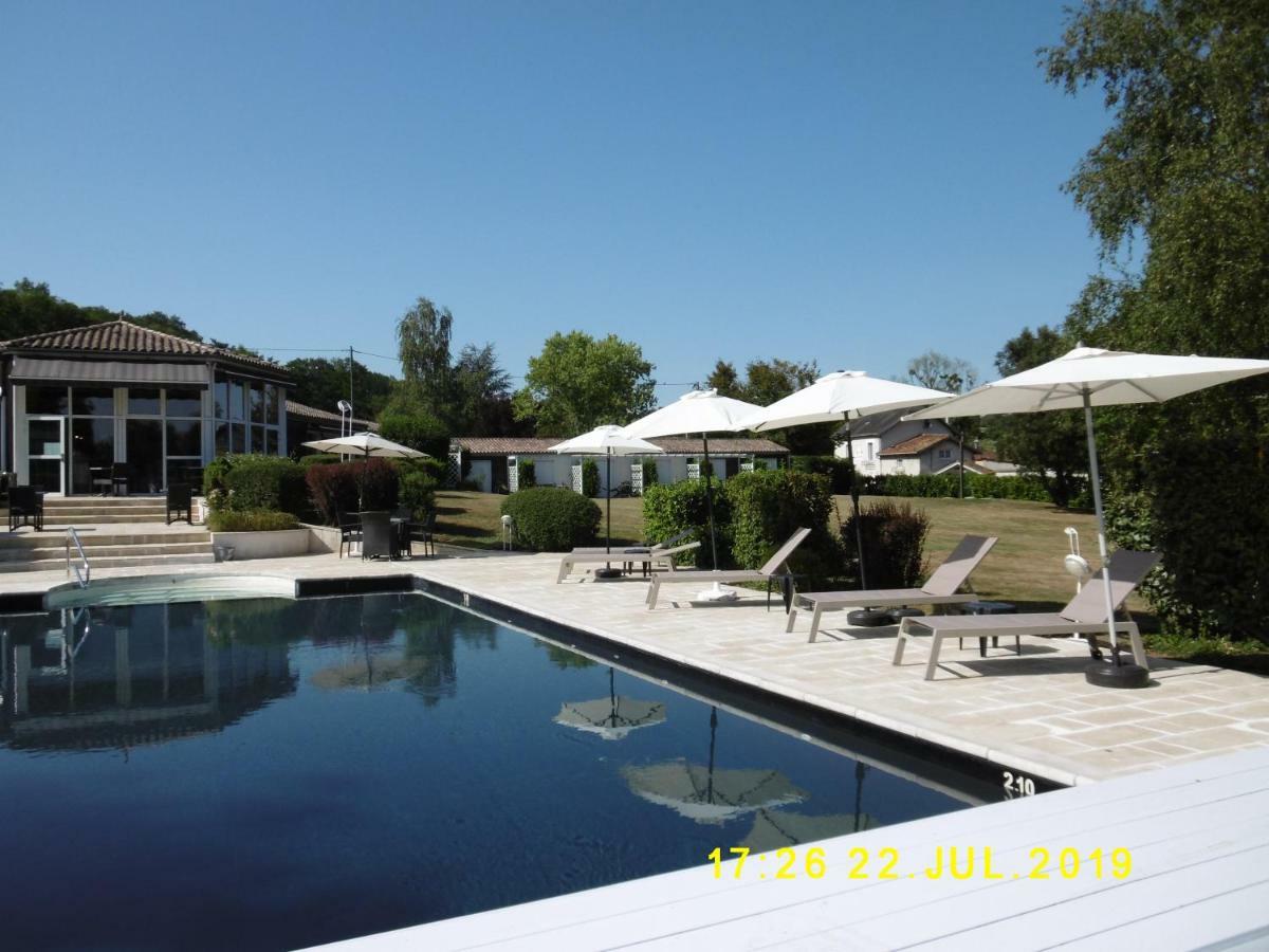 Logis Hotel Val De Vienne Le Vigeant Esterno foto