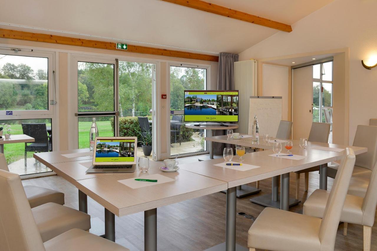 Logis Hotel Val De Vienne Le Vigeant Esterno foto