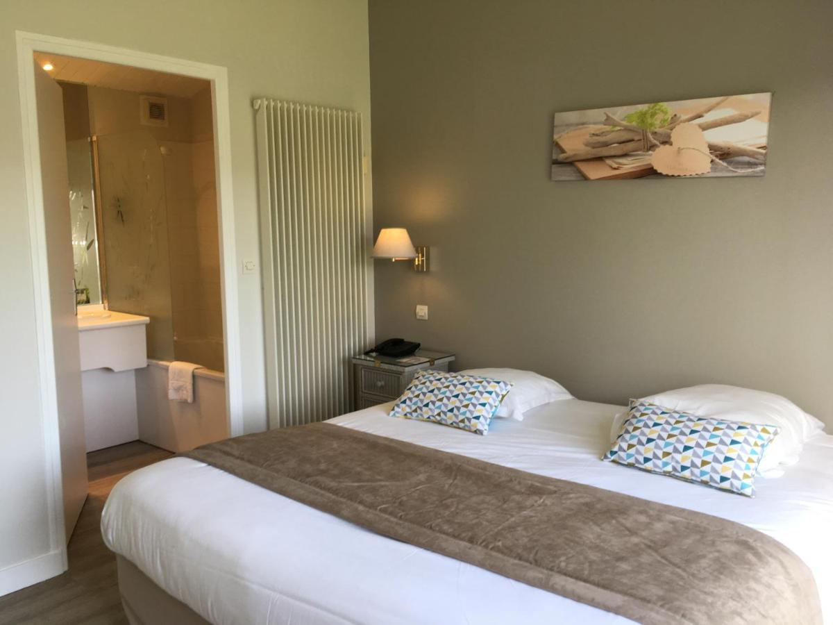 Logis Hotel Val De Vienne Le Vigeant Esterno foto